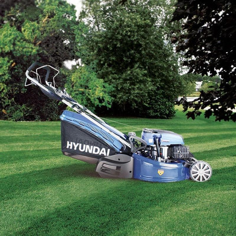 Hyundai HYM530SPER Petrol Roller Lawn Mower Self Propelled Electric Start / 21" / 53cm / 196cc / 70L