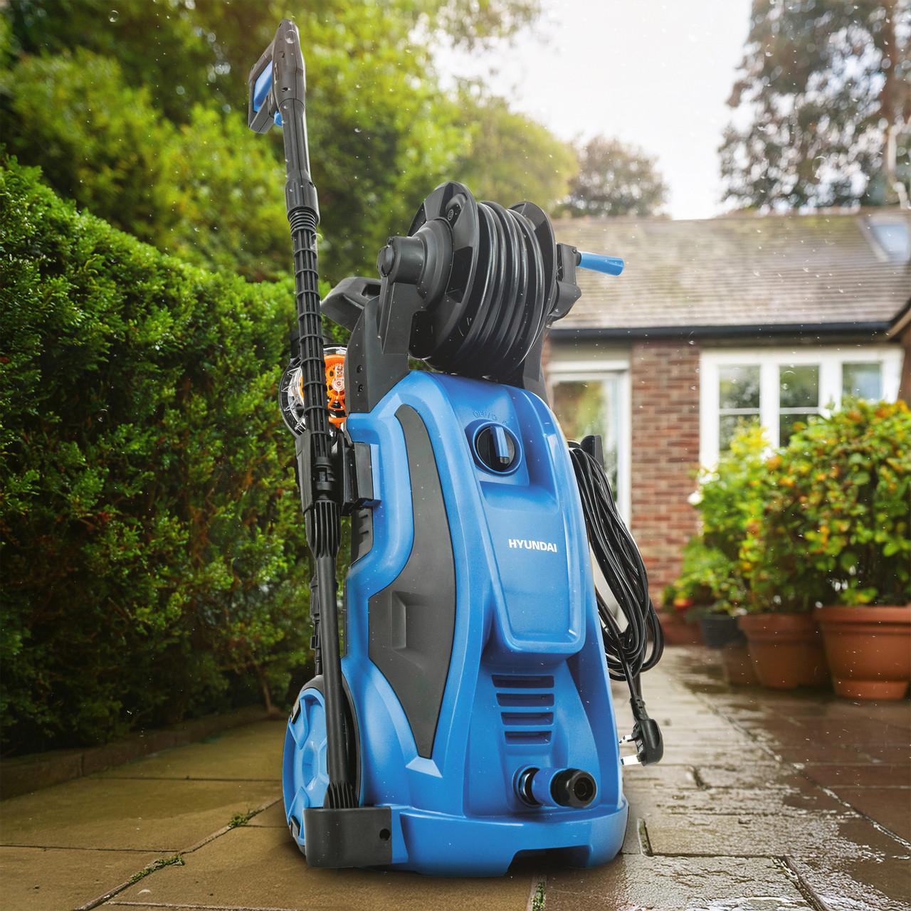 Hyundai HYW2400E Electric Pressure Washer / 2610psi / 180Bar / 2400W / High-Performance Jet Wash with Hose & Attachments