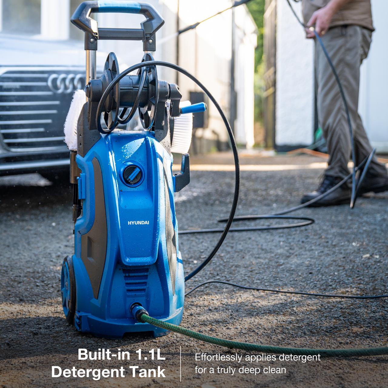 Hyundai HYW2400E Electric Pressure Washer / 2610psi / 180Bar / 2400W / High-Performance Jet Wash with Hose & Attachments